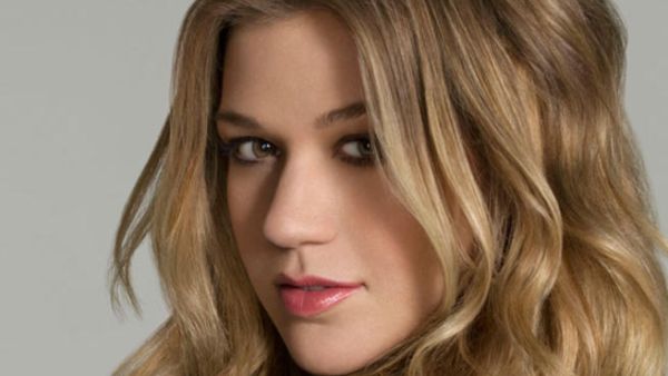 نجمة البوب الأميركية كيلي كلاركسون نجمة البوب الأميركية كيلي كلاركسون