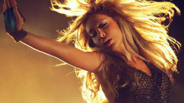 Maya Diab is in heaven, taking a vacay with her husband 'cause apparently she's still married! (Image: Facebook)