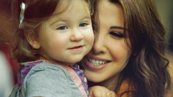 النجمة اللبنانية نانسي عجرم مع ابنتها ميلا