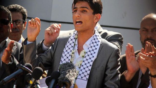 Palestine's new hero and Arab Idol winner Mohammad Assaf makes triumphal return to Gaza (AFP PHOTO/Khaled Omar)