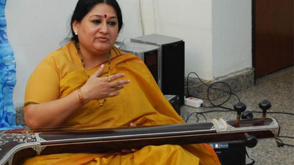 Shubha Mudgal the vocals and plays the tanpura.