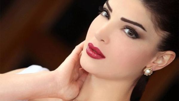 الفنانة دينا حايك