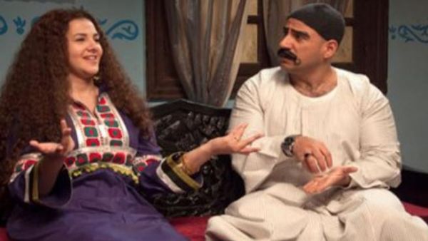 الفنانة دنيا سمير غانم والفنان أحمد مكي في مقطع من مسلسل الكبير قوي 