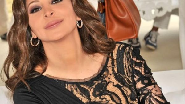 الفنانة اللبنانية إليسا الفنانة اللبنانية إليسا