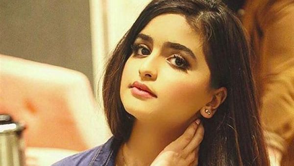 الفنانة الشابة حلا الترك