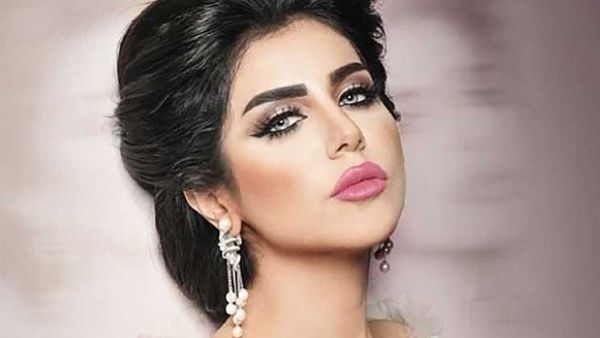 الإعلامية الكويتية حليمة بولند