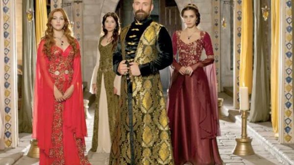 اتهم المسلسل ذي الشعبية الواسعة في العالم العربي بتشويه صورة السلطان سليمان القانوني