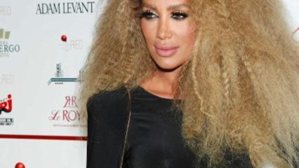 الفنانة مايا دياب