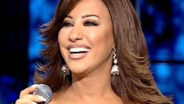 الفنانة نجوى كرم