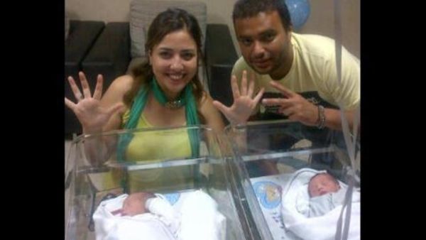 Rami Sabri's first photo with his new twins, along with his wife