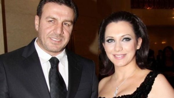 الفنانة السورية سلاف فواخرجي وزوجها وائل رمضان