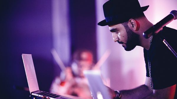 Emirati artist DJ Bliss playing a show in Dubai. (Vklybe.com)