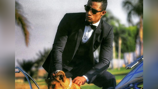 Mohamed Ramadan with a lion. (Instagram / mohamedramadananws)