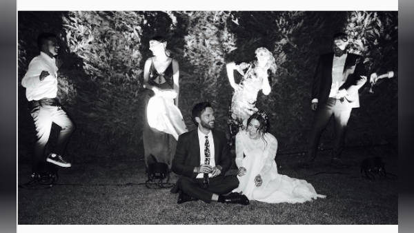 Ah, love. (Instagram / tomrileydoneaphoto)