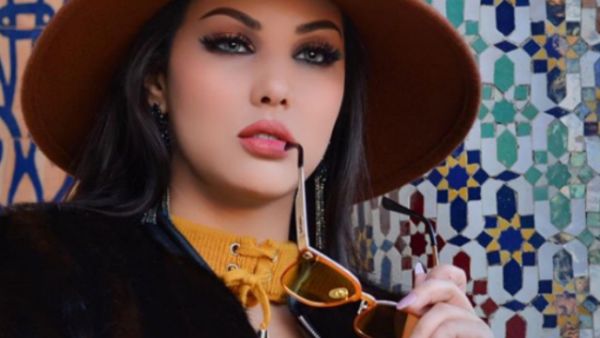 The Moroccan beauty sported a new look that was praised by her followers as she made sure to post pictures from the photoshoot to her official instagram account. (Source: @ibtissamtiskatofficial - Instagram)