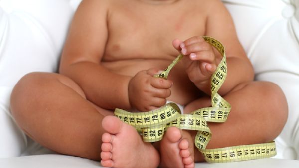 البدانة فى مرحلة الطفولة يصعب علاجها