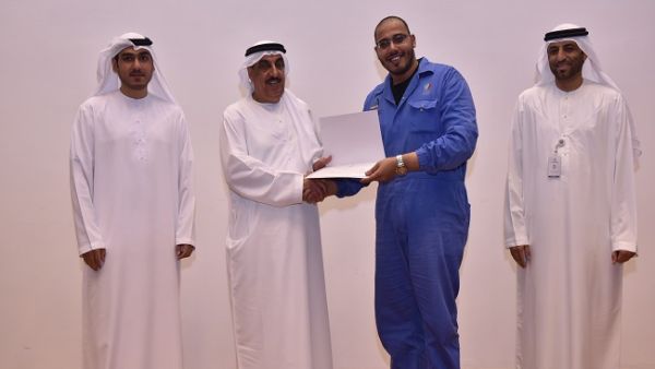 خلال تخريج الدفعة الأولى من المواهب الإماراتية التي شاركت في برنامج مركز التفوق للأبحاث التطبيقية والتدريب "سيرت" - كليات التقنية العليا.