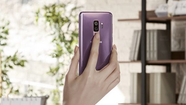 The Galaxy S9+’s cutting-edge Dual Aperture camera is designed to adapt to various lighting conditions just as the human eye would.