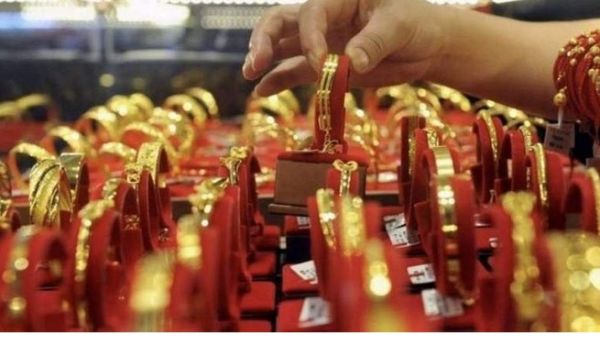 Spot gold was up 0.1 percent at $1,266.26 an ounce, as of 0048 GMT. (Khaleej Times)