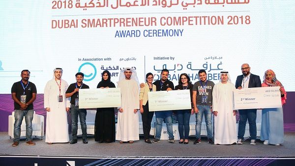 Hisham Al Shirawi with the Smartpreneur winners. Hisham Al Shirawi with the Smartpreneur winners.