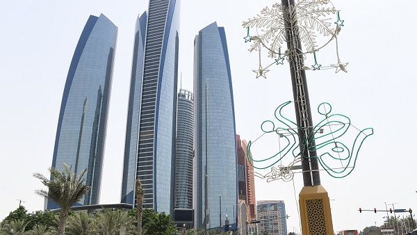 The decorative lighting project undertaken by Abu Dhabi City Municipality is modelled by Islamic configurations inspired by the spirit of the holy month to add more beauty and serenity to Abu Dhabi streets.