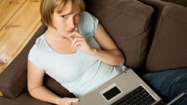 26 بالمائة من العازبين ما بين سن 21-34 اعتقدوا بأنه لا بأس من إضافة الاصدقاء الجدد 