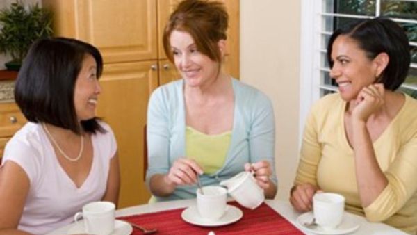 ما أهمية الصداقات في حياة النساء؟