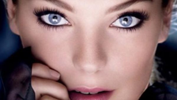 تجنبي مجمل الرموش باللون الأسود.