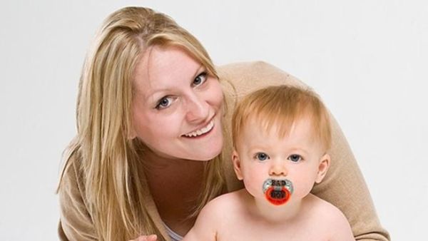 اللهاية تؤخر التطور العاطفي للاطفال الذكور اللهاية تؤخر التطور العاطفي للاطفال الذكور