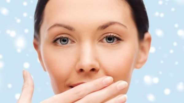 من الشائع أن تكون المعدة سبب رائحة الفم الكريهة.