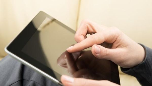 استخدام الاجهزة الذكية يسبب ضعف الثقة بالنفس 