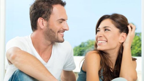تصرفات الرجل العاشق الصادقة سوف تعكس مدى إلتزامه في العلاقة