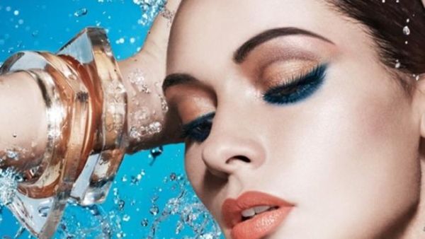 لا تضعي البودرة المضغوطة أو كريم الأساس بهدف إخفاء الهالات السوداء