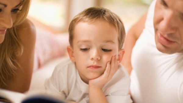 القراءة لدى الطفل أمرا ضروريا تنمي المهاراته الذهنية.