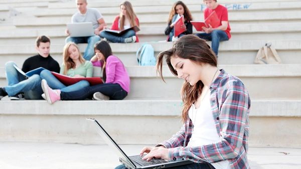 العلاقات العاطفية يمكن ان تتأثر بالمال بشكل كبير