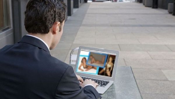 تصفح المواقع الاباحية قد يكون مفيداً وفقا لدراسة جديدة