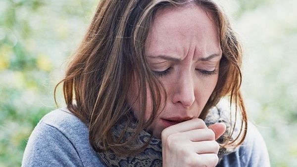 اذا لم يخف السعال بالادوية التقليدية يفضل زيارة الطبيب