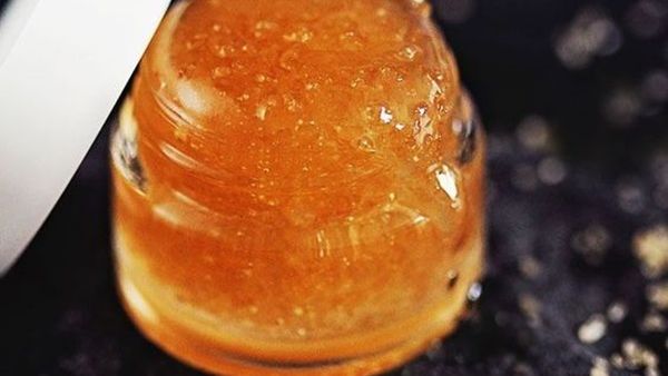 مقشر الشفاه بالعسل