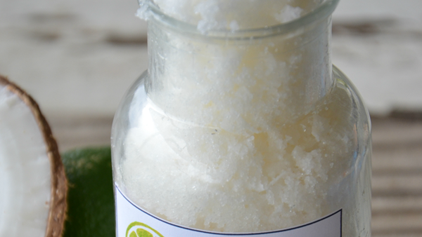 اصنعيه بنفسك: مقشر جوز الهند بالليمون