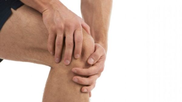 تنتج هذه الآلام عند إصابة الركبة بشكل مباشر