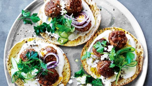 ساندويتشات كرات اللحم بالجبن