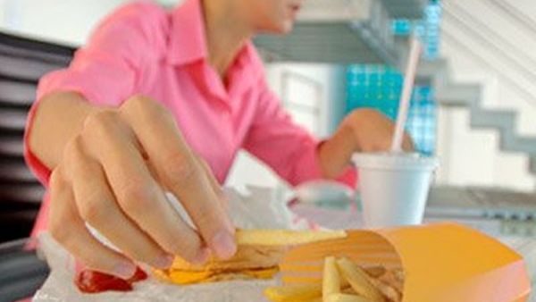 عادات الاكل السيئة هي اول مسبب للسمنة