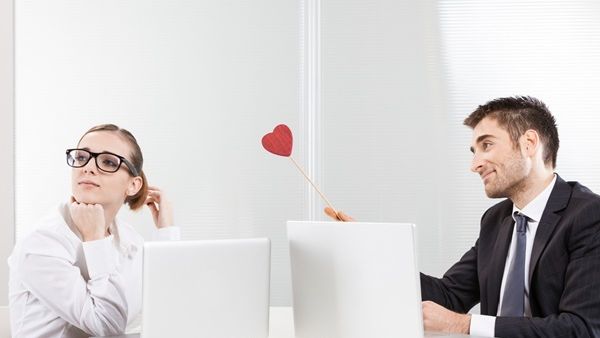 نصائح هامة للعلاقات العاطفية في مكان العمل