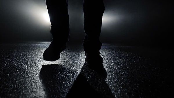 هل تسير في الظلام في منامك؟
