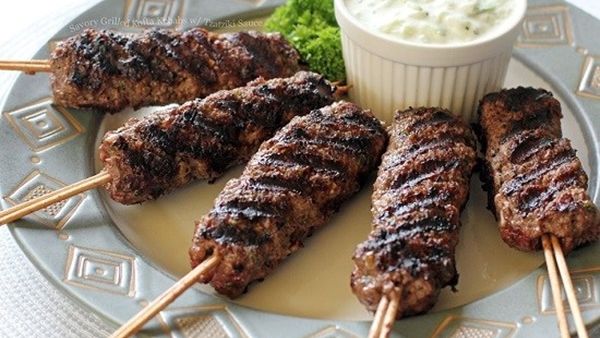 كفتة يونانية مع لبن