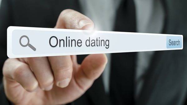مواقع التعارف كذبة كبيرة أم خاطبة عصرية؟