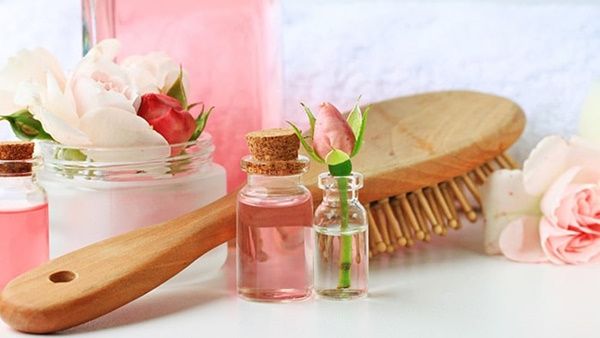 جميلة البوابة: ماء الورد للتخلص من الحكة القشرة