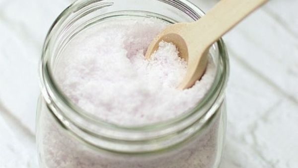 اصنعيه بنفسك: ملح اللافندر لنقع القدمين