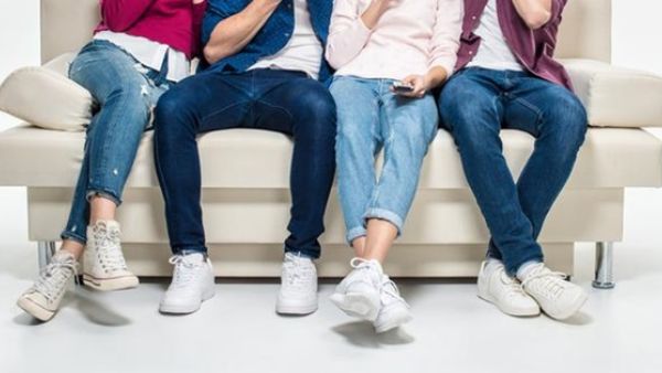 ماذا تقول طريقة جلوسك عن شخصيتك؟