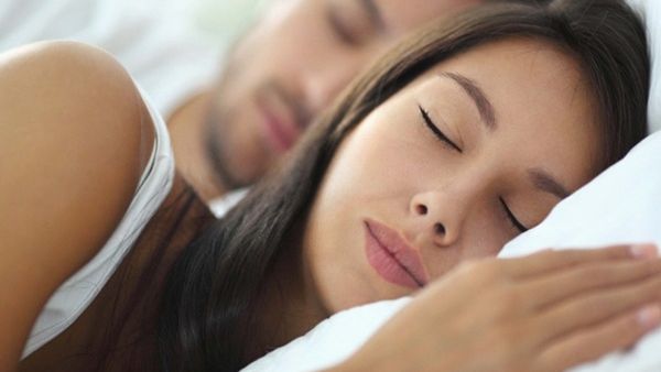 النوم بالملابس الداخلية مفيد أم ضار؟